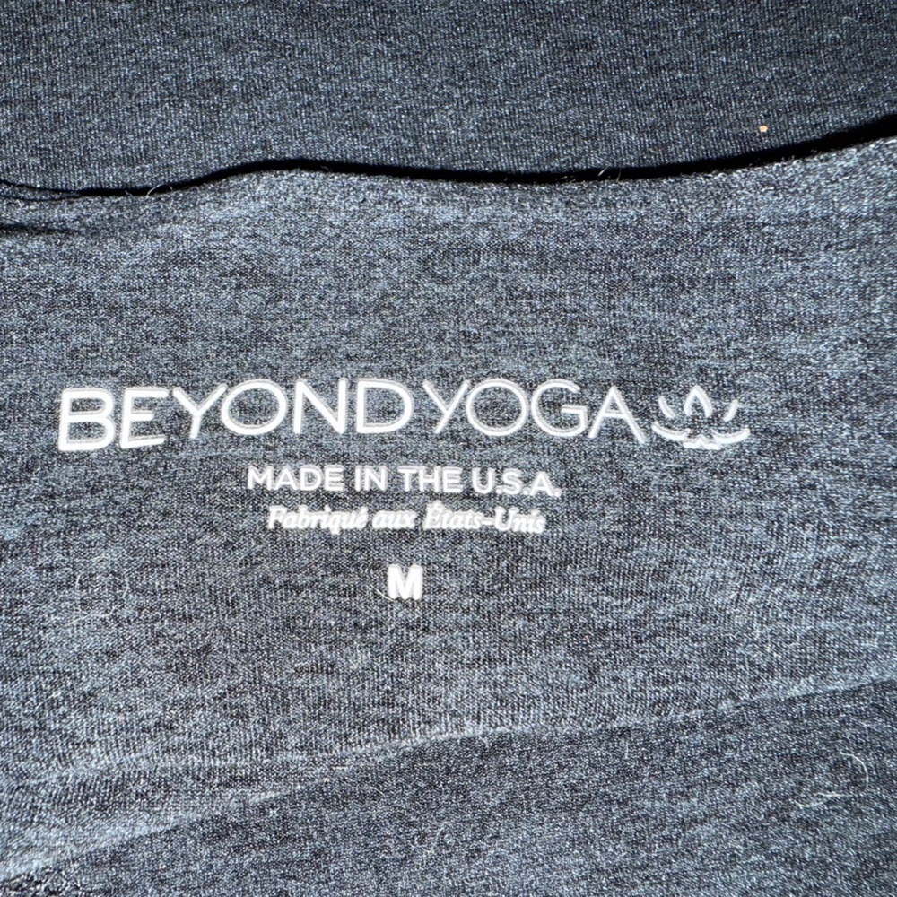 Beyond Yoga Cropped Top - Picture 3 of 3